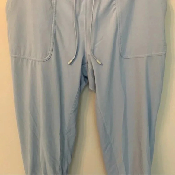 Lululemon Beyond the  Studio Crop Blue Linen Swift Fabric 8 - Picture 14 of 15